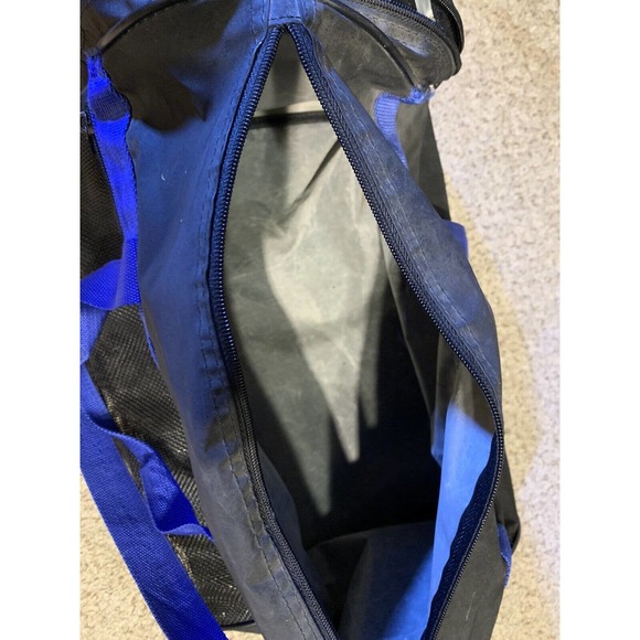 Vintage MacGregor 90s Duffle Gym Bag Black & Blue Nylon Approx. 10” x 17” x 8” - Picture 4 of 7